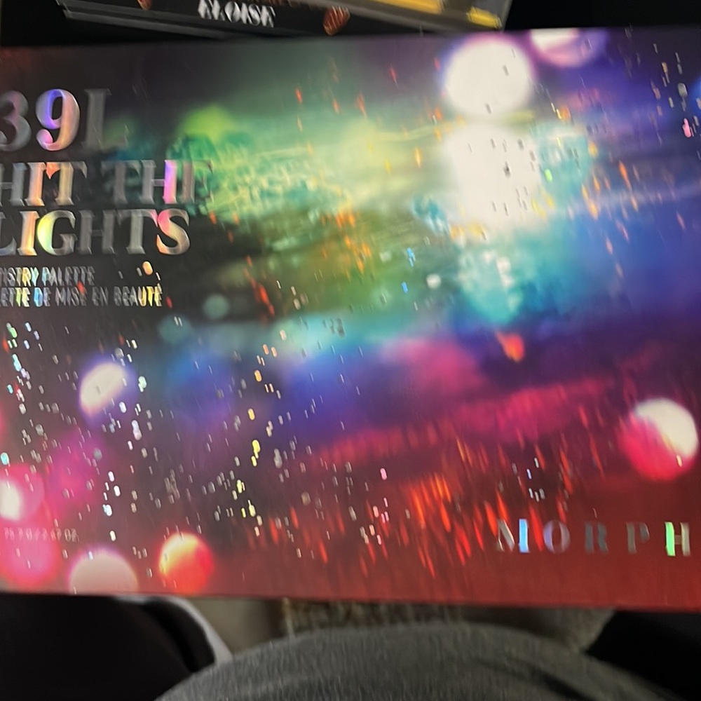 Morphe 39L Hit the Lights eyeshadow palette - Picture 3 of 3